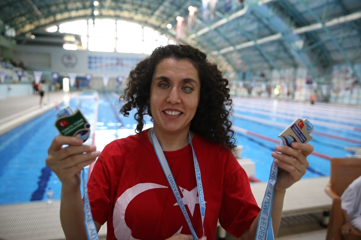 Ordu Gençlik Spor Kulübü çatısı altında bir araya gelen engelli yüzücüler, antrenmanlarla gelecek...