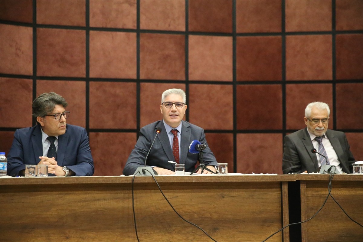 "15 Temmuz'un İslami, Milli ve Toplumsal Yansımaları" paneli Kastamonu Halk Eğitimi Merkezi'nde...