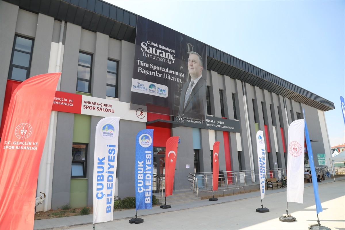 "Çubuk Belediyesi 10. Uluslararası Açık Satranç Turnuvası" başladı. Ankara Çubuk Belediyesi ve...