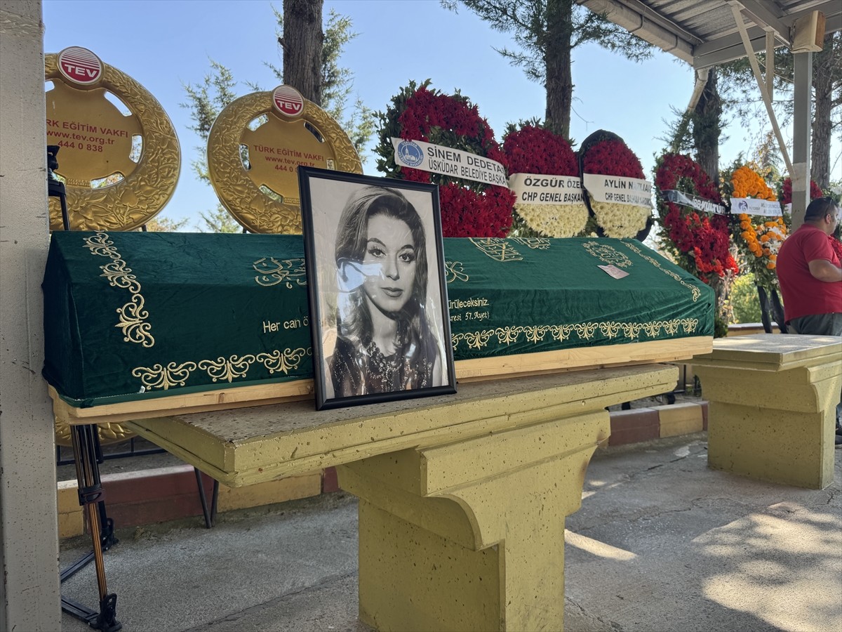 "Para Para Para!", "Ne Haber" ve "Gönlüm Çok Zengin" adlı eserlere imza atan Türkiye'nin ilk caz...