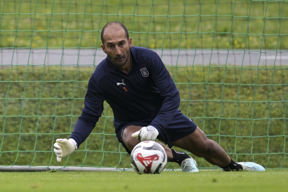RAMS Başakşehir Futbol Takımı, yeni sezon hazırlıklarını Avusturya'nın Tirol eyaletine bağlı...