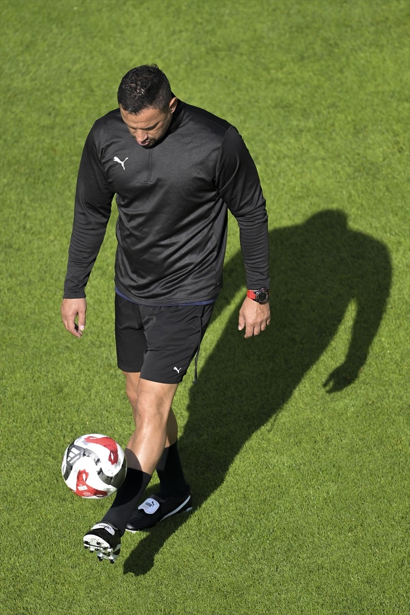 RAMS Başakşehir Futbol Takımı, yeni sezon hazırlıklarını teknik direktör Çağdaş Atan yönetiminde...