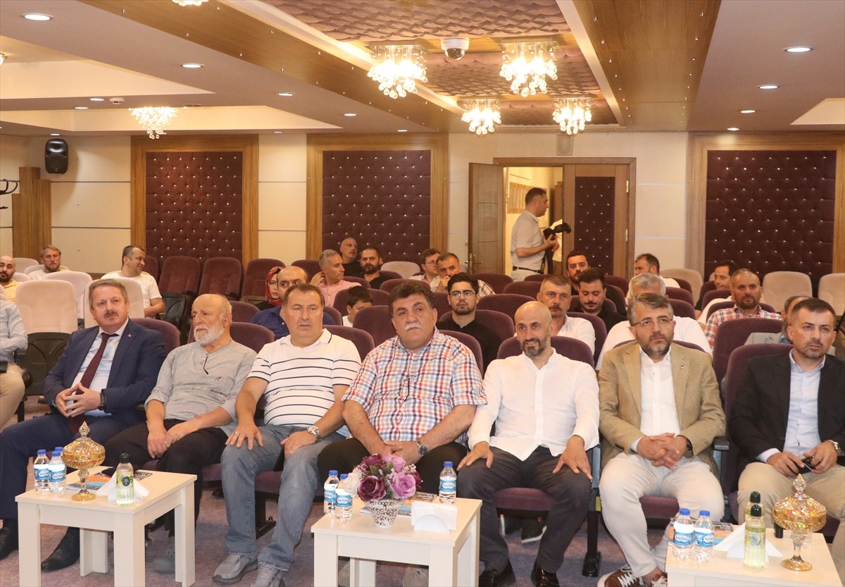 Rize'de "Doğu Karadeniz İhracat Buluşmaları" adlı panel düzenlendi. Doğu Karadeniz İhracatçılar...