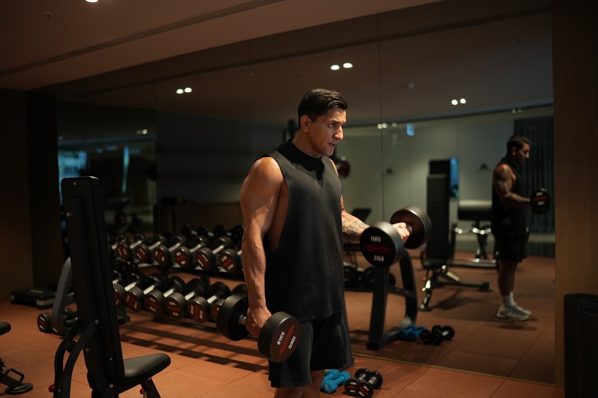 Roman kökenli 26 yaşındaki karma dövüş sanatları (MMA) dünya şampiyonu Kadir Dalkıran, AA...