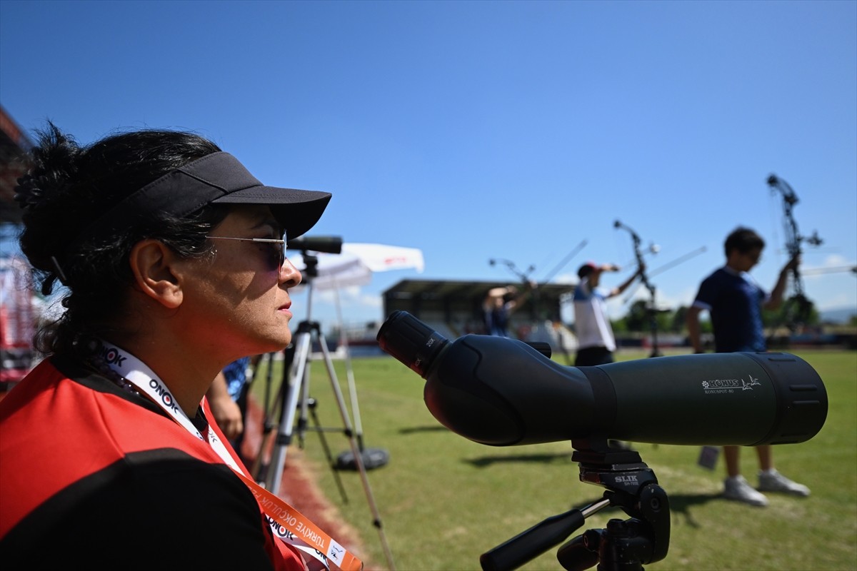 Sağlık sorunları ve yeni sporcular yetiştirdiği kulübündeki yoğunluk nedeniyle 6 yıldır yer...
