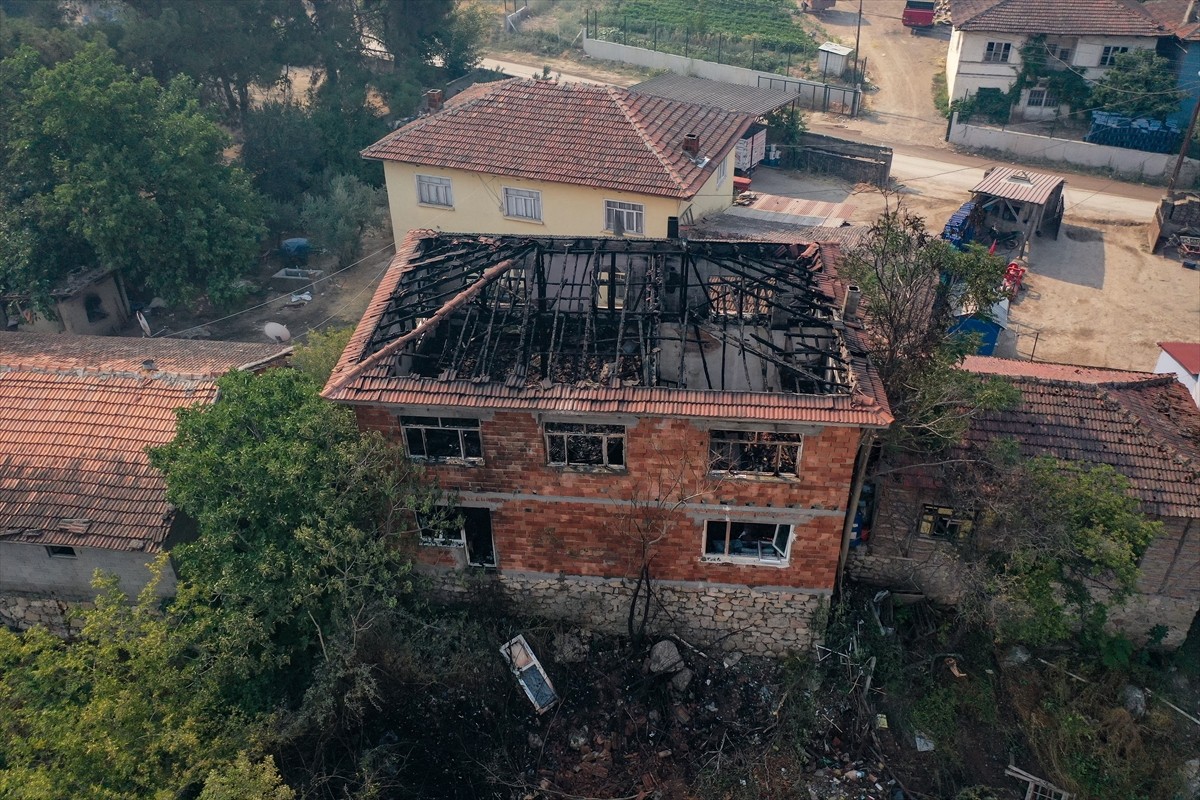 Sakarya'nın Geyve ilçesinde başlayıp Bilecik'e ulaşan, dün sabah büyük oranda kontrol altına...