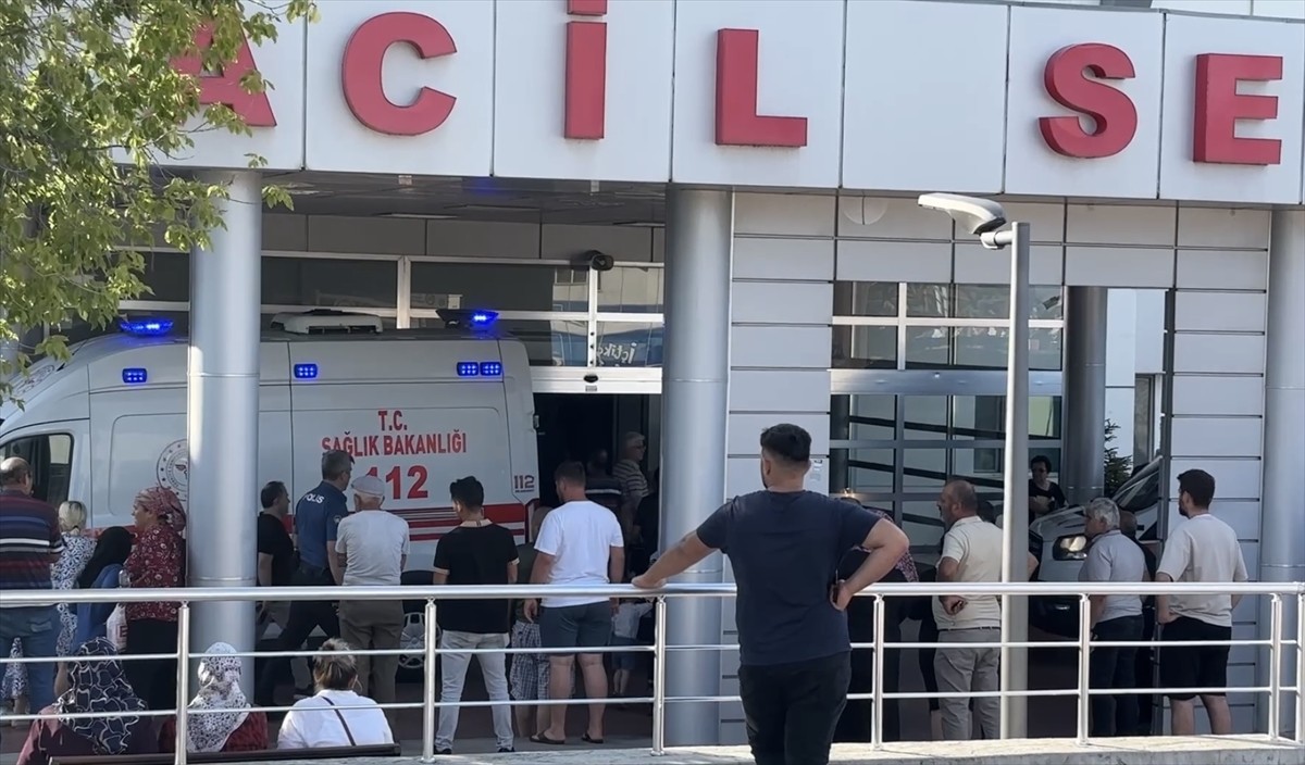 Samsun'un Atakum ilçesinde serinlemek için denize giren 4 kişi boğulma tehlikesi geçirdi.