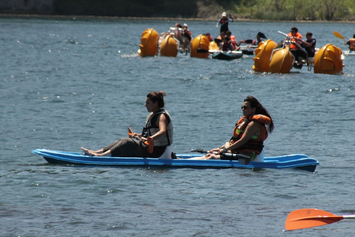 Samsun'un Bafra ilçesinde bu yıl 6'ncısı düzenlenen Uluslararası Kapıkaya Doğa Sporları ve Kültür...