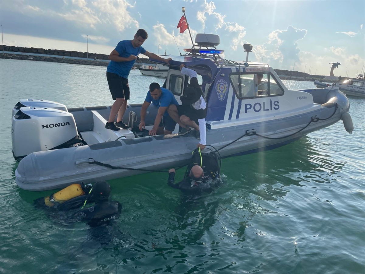 Samsun'un İlkadım ilçesinde denizde kaybolan Samet Gebesoy'un cesedine ulaşıldı. İl Emniyet...