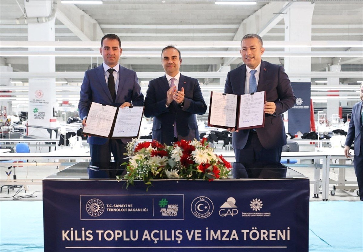 Sanayi ve Teknoloji Bakanı Mehmet Fatih Kacır, Kilis Organize Sanayi Bölgesi Tekstilkent'te...