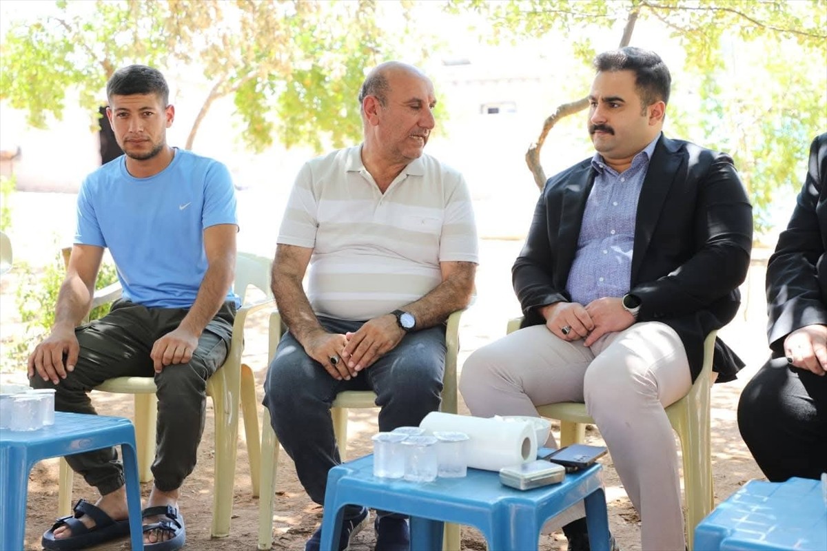 Şanlıurfa'nın Viranşehir ilçesi Kaymakamı Kemal Ülkü (sağ 3), Pençe-Kilit Harekatı bölgesinde...