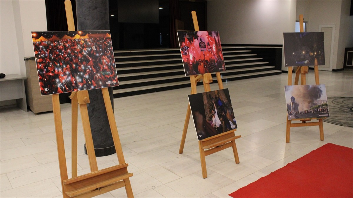 Sırbistan'da Boşnak nüfusun yoğun yaşadığı Novi Pazar kentinde 15 Temmuz Demokrasi ve Milli Birlik...