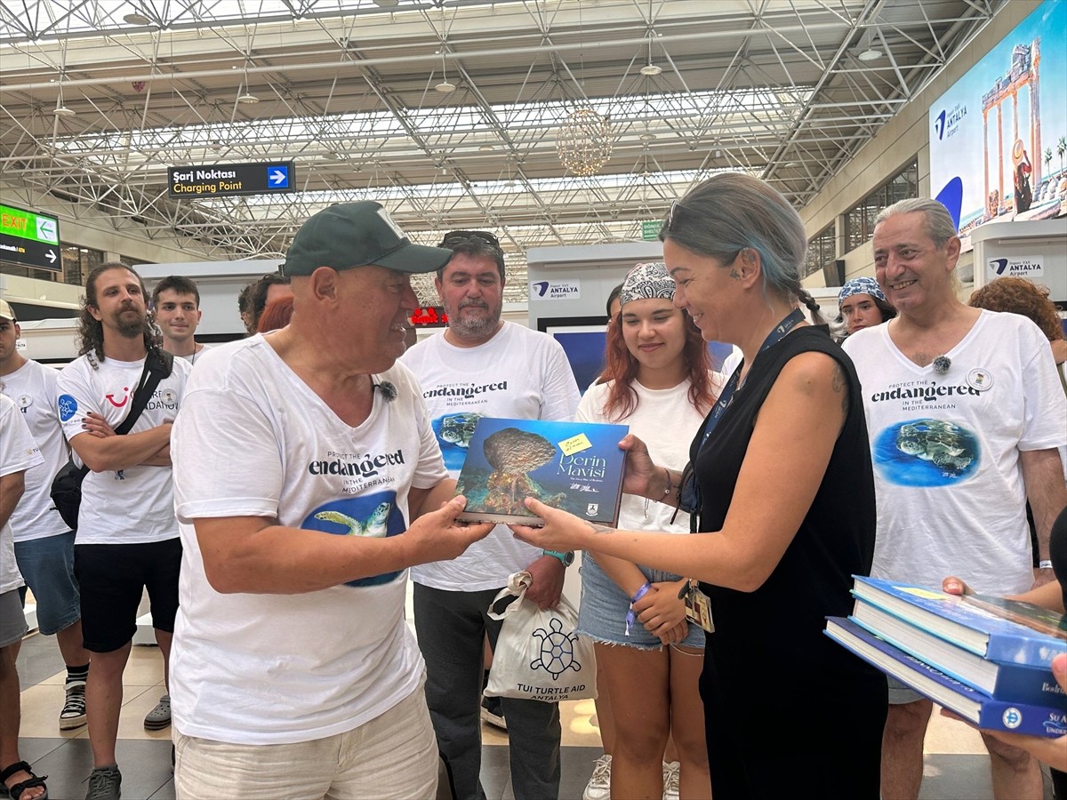 Su altı fotoğrafçısı ve belgesel yapımcısı Tahsin Ceylan'ın "Akdeniz'de Nesli Tehlike Altında Olan...