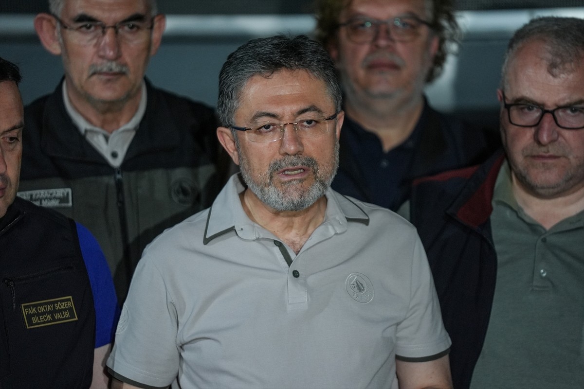 Tarım ve Orman Bakanı İbrahim Yumaklı, Bilecik'in Osmaneli ilçesinde orman yangınlarına ilişkin...