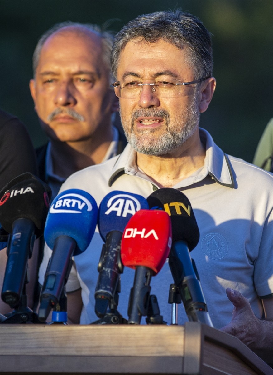 Tarım ve Orman Bakanı İbrahim Yumaklı, Karabük'te orman yangınları çıkan bölgelerde incelemelerde...