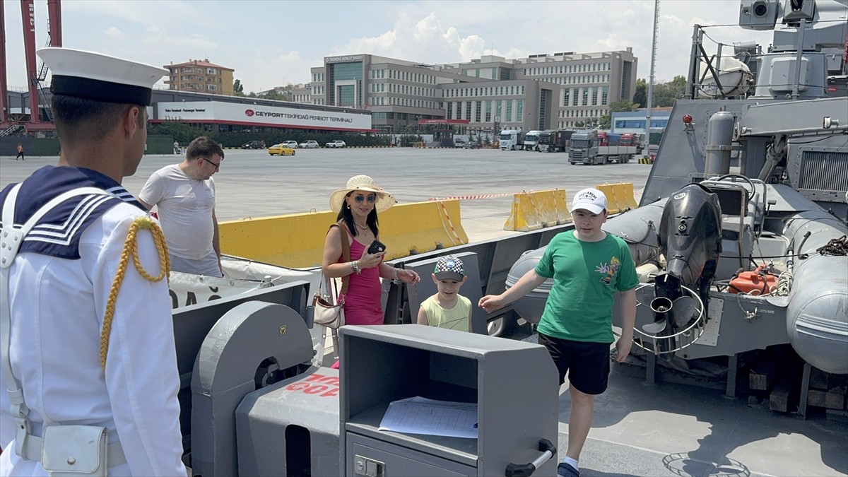 Tekirdağ'da, Denizcilik ve Kabotaj Bayramı dolayısıyla Deniz Kuvvetleri Komutanlığı'na bağlı yeni...
