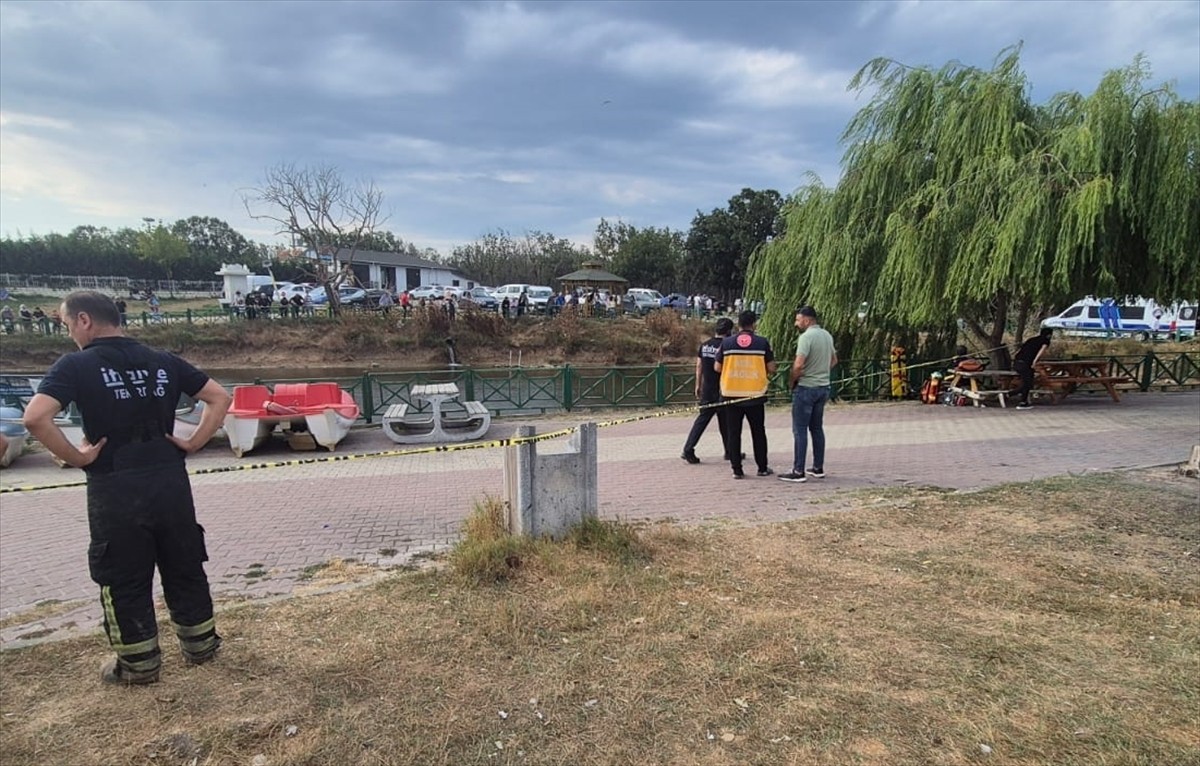 Tekirdağ'ın Kapaklı ilçesinde göle düşen 8 yaşındaki çocuk yaşamını yitirdi.