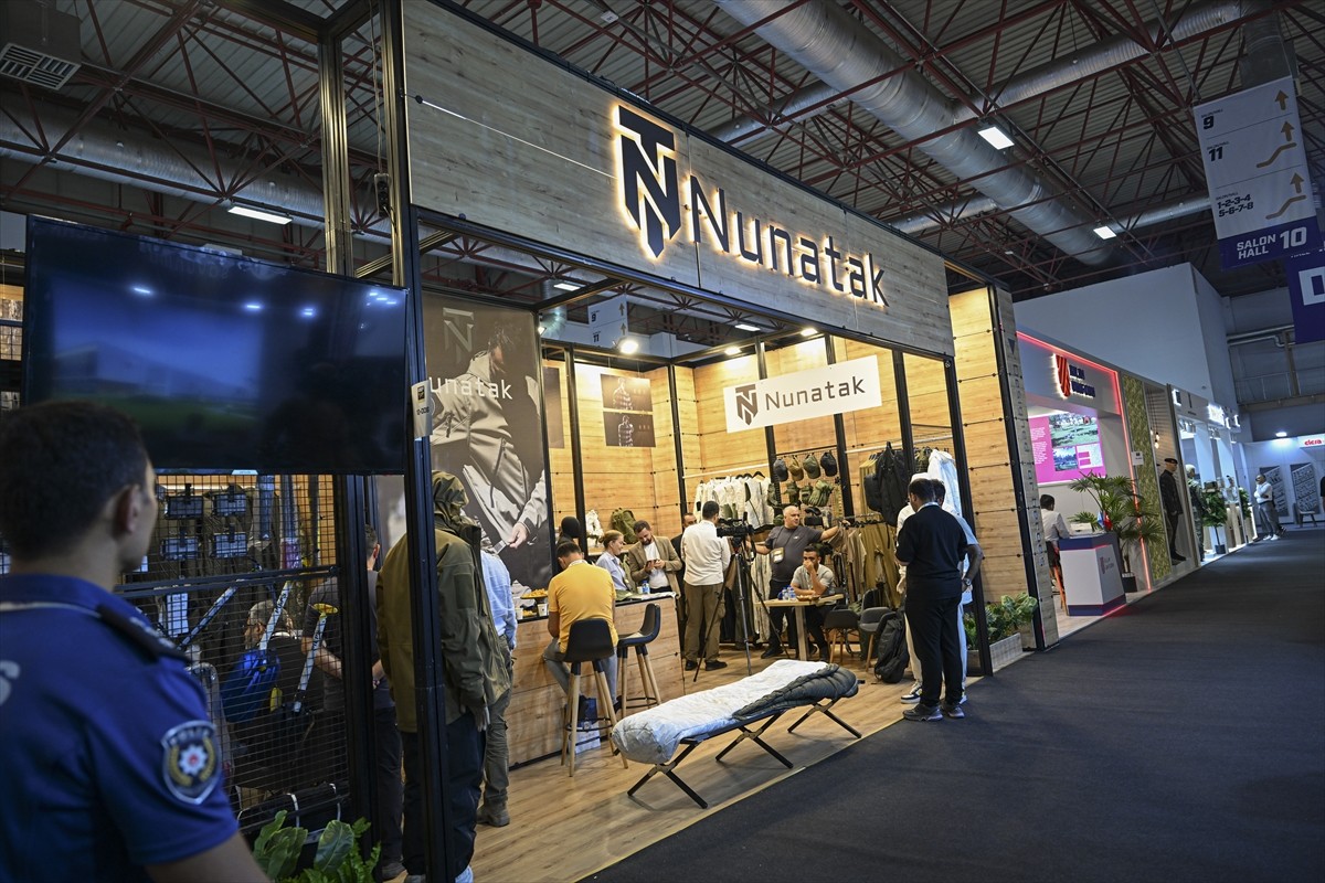 Teknik tekstil alanındaki tecrübesini askeri ekipman üretimine taşıyan Türk kadın girişimci Fatma...