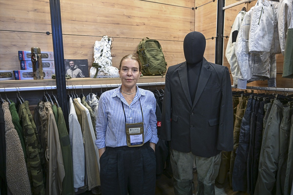 Teknik tekstil alanındaki tecrübesini askeri ekipman üretimine taşıyan Türk kadın girişimci Fatma...