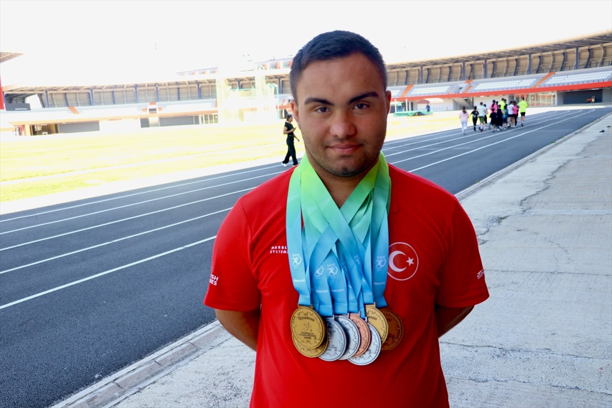 Trabzon'da yaşayan down sendromlu Abdullah İnan, atletizmde başarıya doymuyor. Küçük yaşlardan...