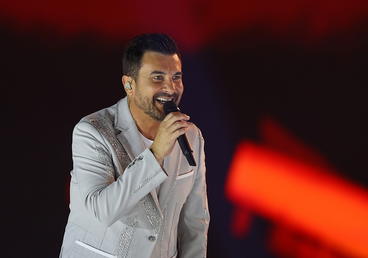 Trabzon Kültür Yolu Festivali dördüncü gününde şarkıcı Gökhan Tepe konseriyle devam etti.