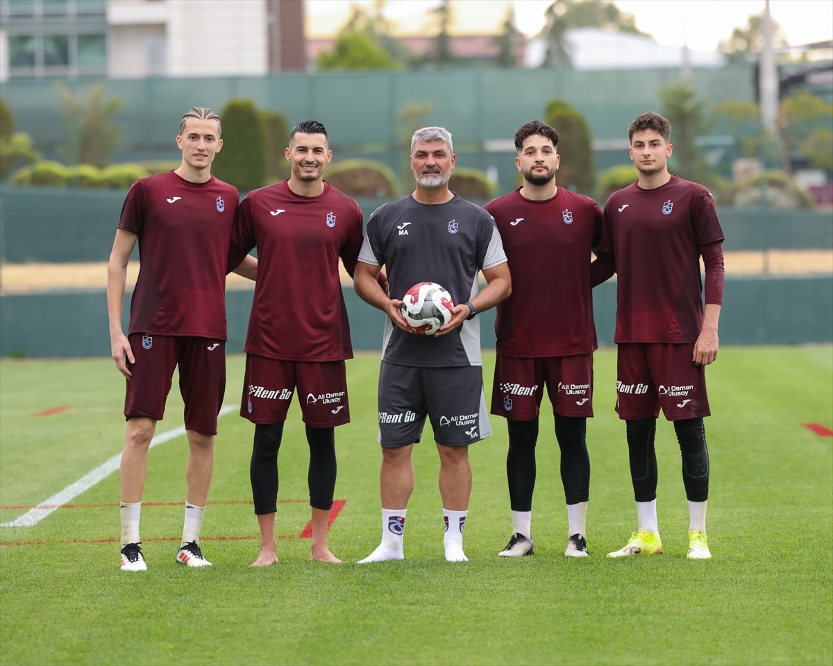 Trabzonspor yeni sezon hazırlıklarını Mehmet Ali Yılmaz Tesisleri'nde sürdürdü.