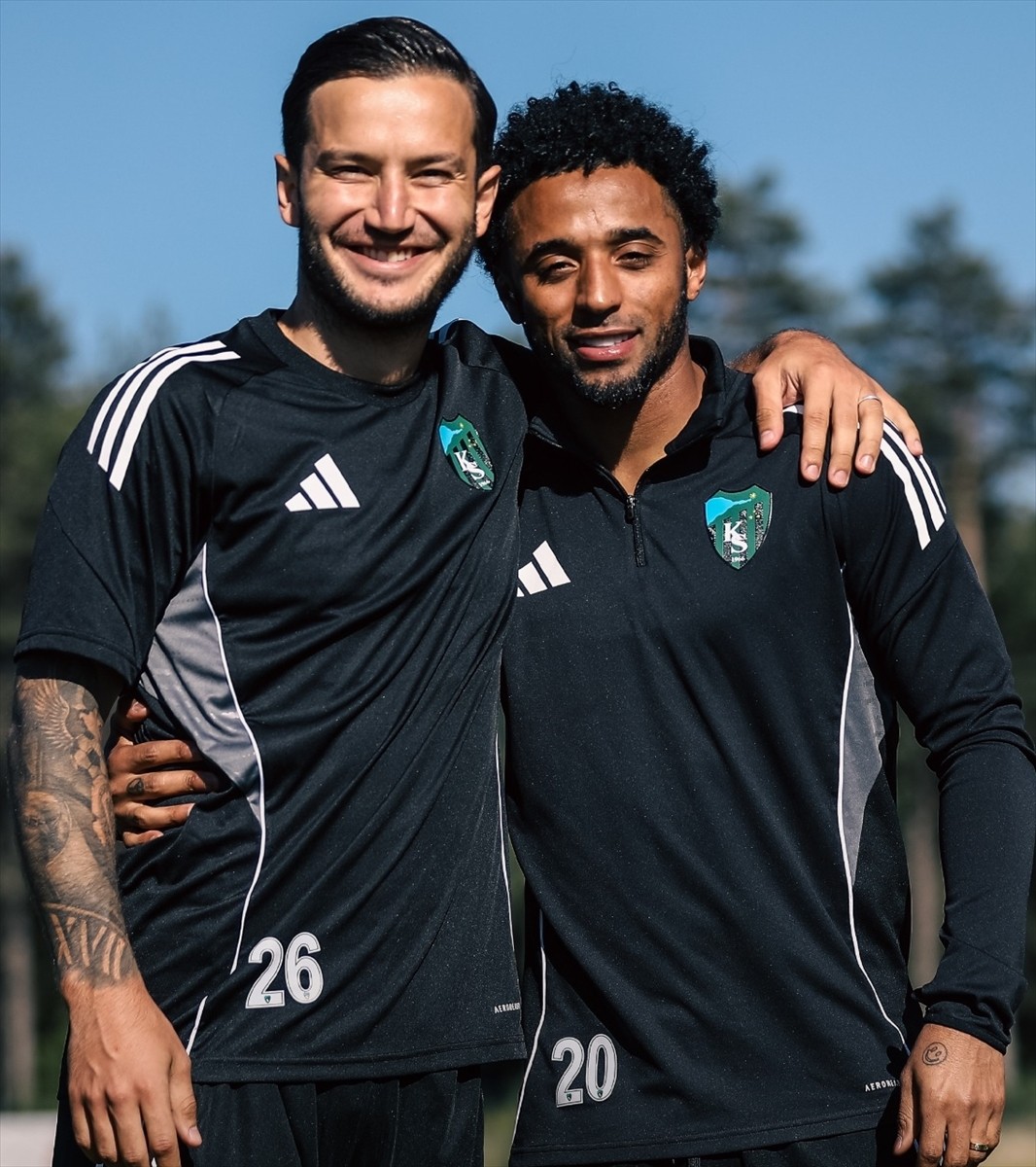 Trendyol Süper Lig'in yeni ekiplerinden Kocaelispor, yeni sezon hazırlıklarına Düzce'deki...