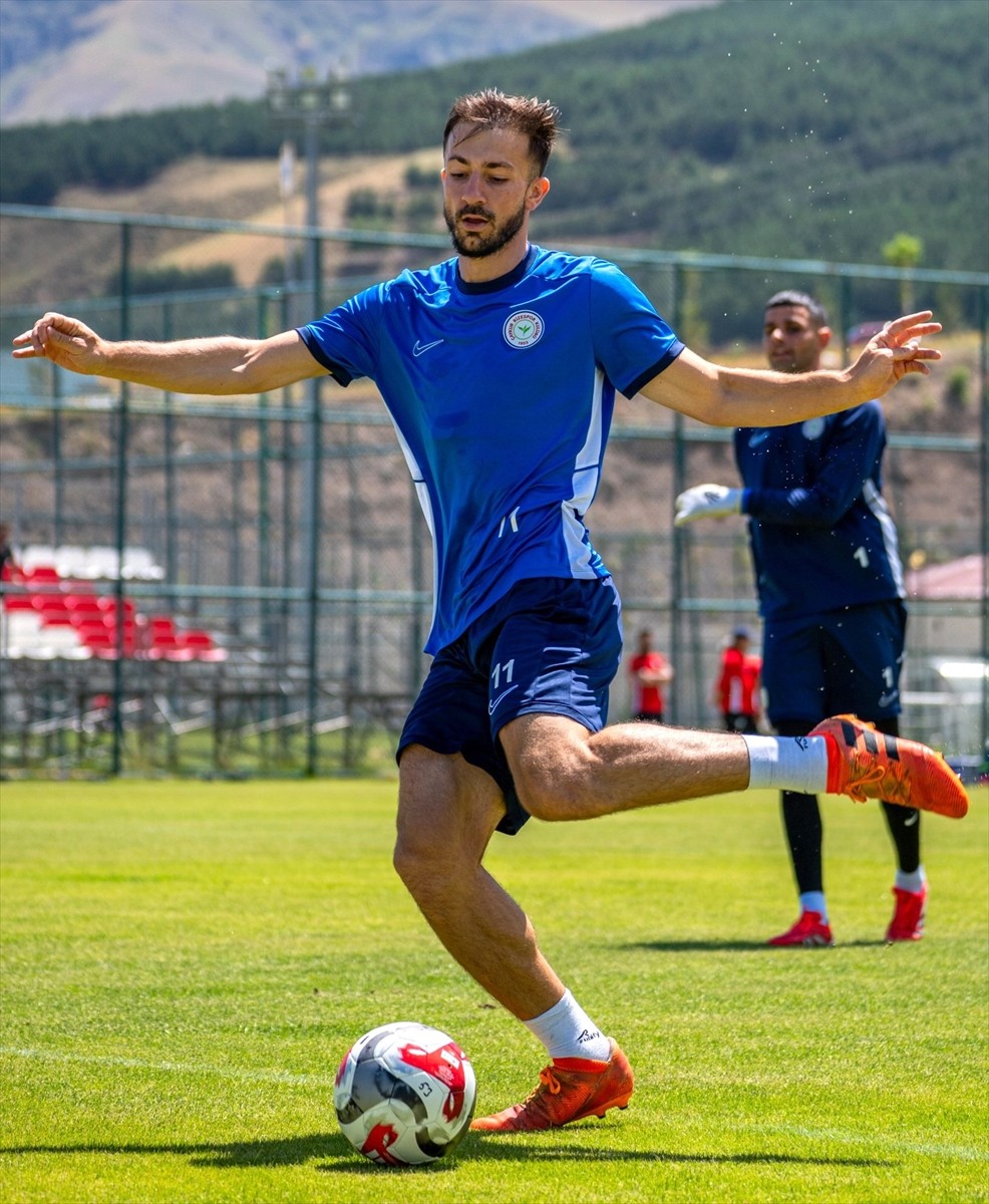 Trendyol Süper Lig ekiplerinden Çaykur Rizespor, yeni sezon hazırlıklarına Erzurum'da, Palandöken...