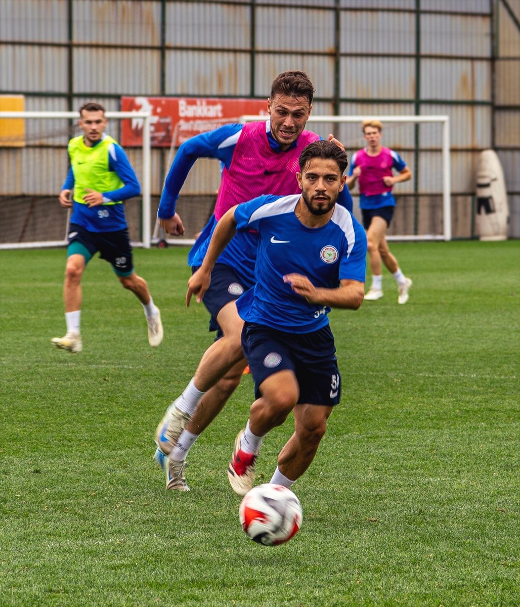 Trendyol Süper Lig ekiplerinden Çaykur Rizespor, yeni sezon hazırlıklarını Mehmet Cengiz...