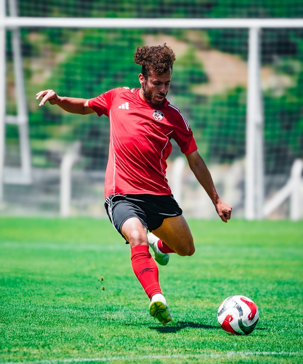 Trendyol Süper Lig ekiplerinden Gaziantep FK, sezon öncesi ikinci etap kamp çalışmasına Kayseri'de...