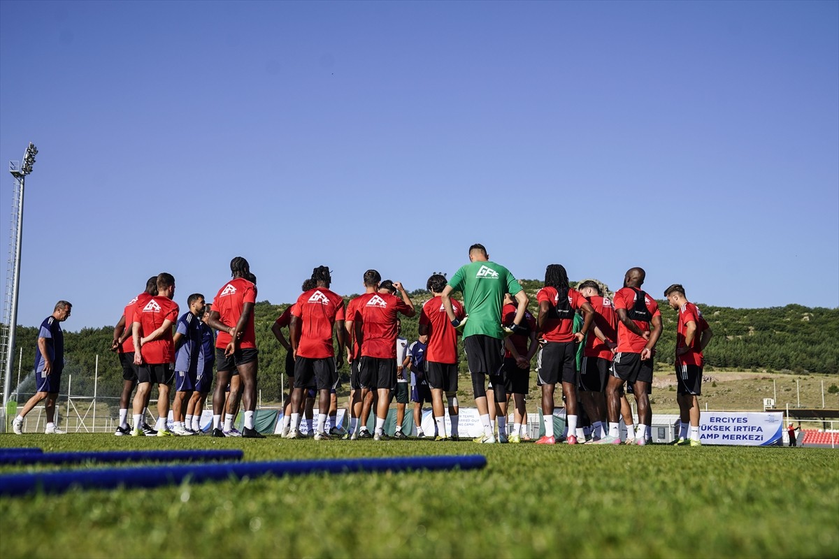 Trendyol Süper Lig ekiplerinden Gaziantep FK, sezon öncesi ikinci etap kamp çalışmasına Kayseri...