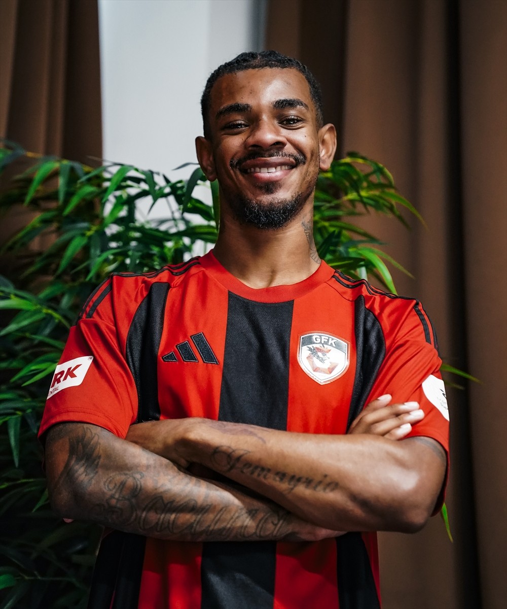 Trendyol Süper Lig ekiplerinden Gaziantep FK, Suudi Arabistan Ligi takımlarından Al-Wehda forması...