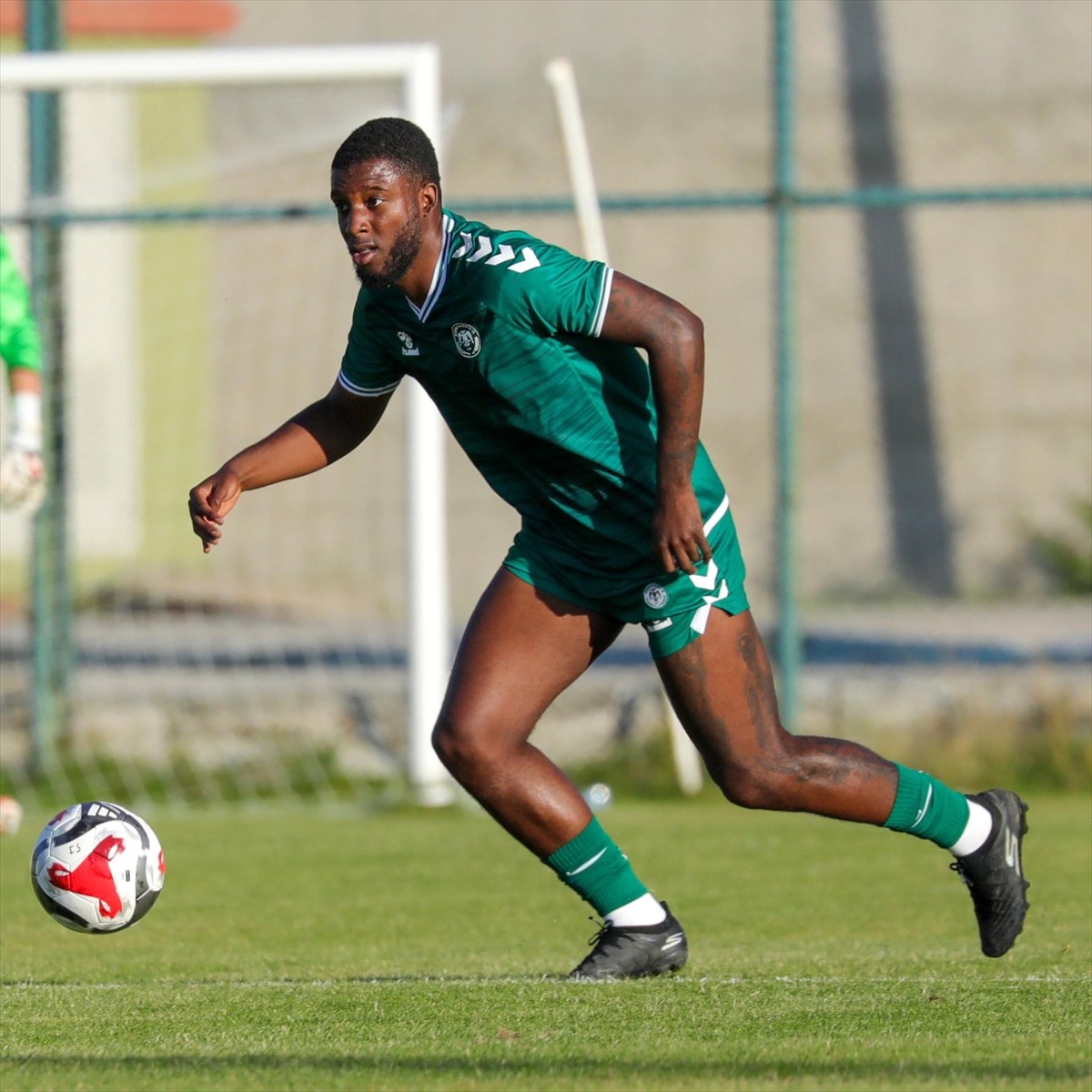 Trendyol Süper Lig ekiplerinden Konyaspor ile Çaykur Rizespor, hazırlık maçında karşı karşıya...