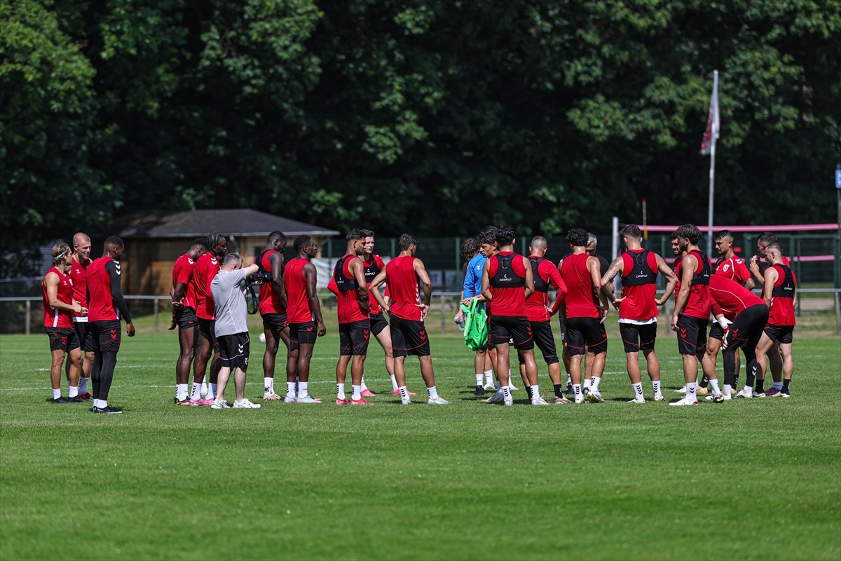 Trendyol Süper Lig ekiplerinden Samsunspor, Hollanda kampında yeni sezon hazırlıklarına devam...
