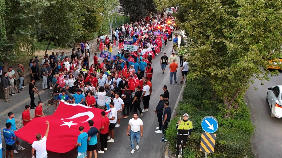 Tunceli'de, yarın başlayacak olan Türkiye Rafting Şampiyonası ve Süper Kupa Yarışları'nın açılışı...