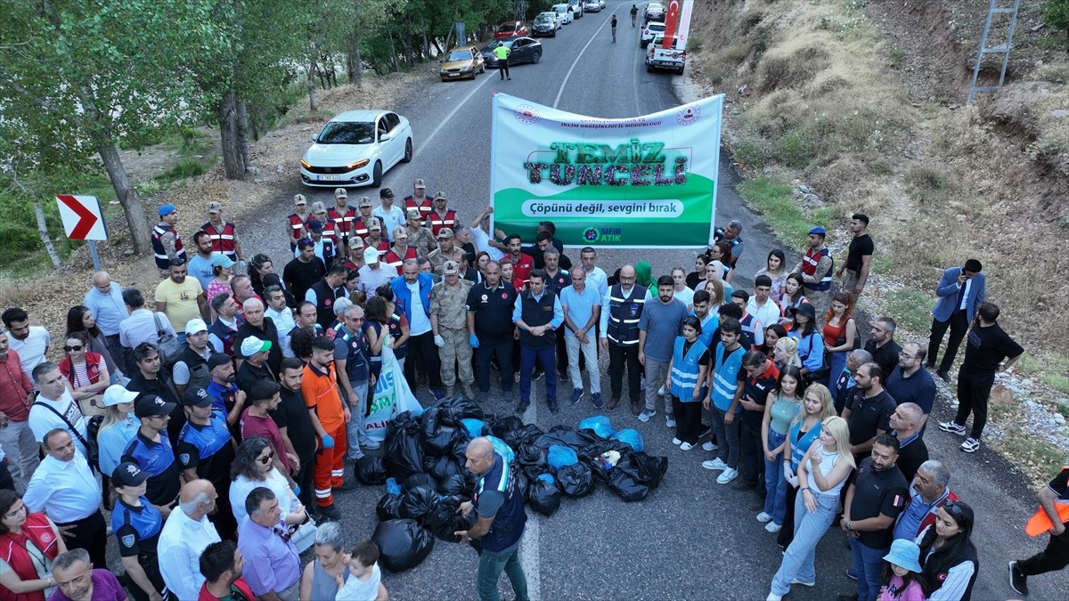 Tunceli'deki Munzur Vadisi Milli Parkı'nda, çöp toplama etkinliği düzenlendi. Valilik ile Çevre...