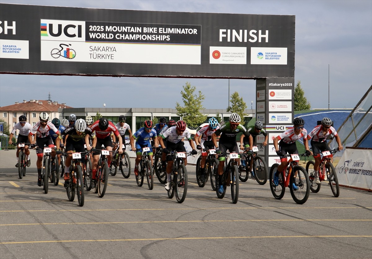 Tuncer Salihoğlu Dağ Bisikleti Türkiye Şampiyonası, Sakarya'da start aldı. Sakarya Büyükşehir...