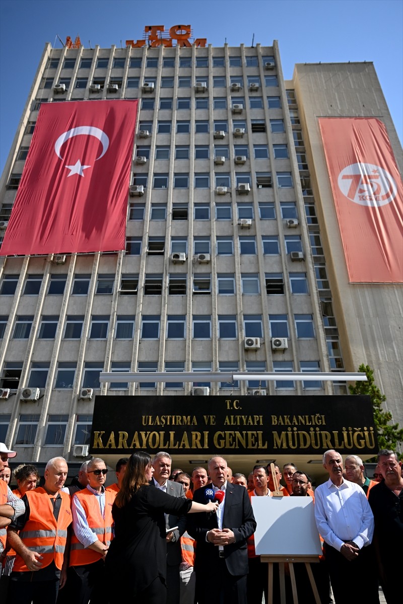 TÜRK-İŞ, yaklaşık 600 bin kamu işçisini ilgilendiren Kamu Toplu İş Sözleşmeleri Çerçeve Protokolü...