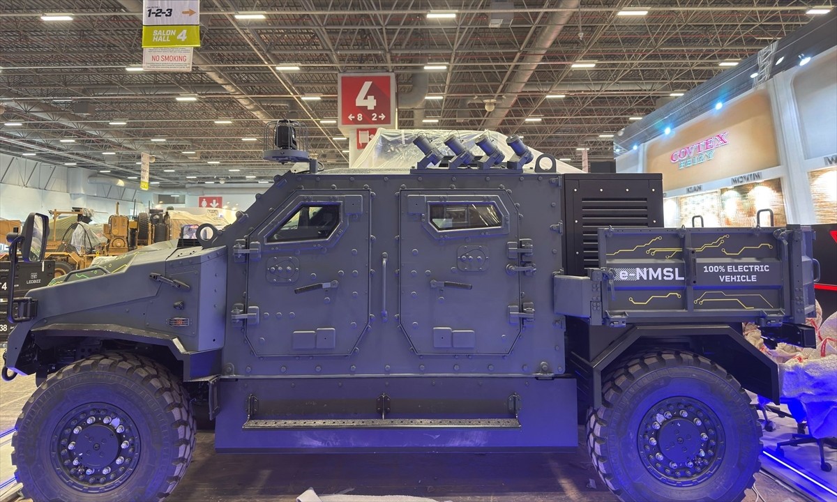 Türk savunma sanayisi bünyesinde geliştirilen elektrikli askeri araçlara 4x4 segmentinde yeni bir...