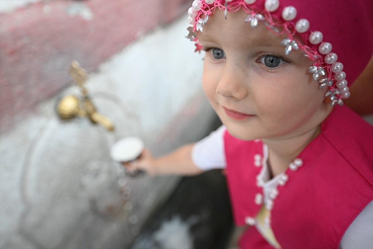 Türkiye Cumhuriyeti'nin kurucusu Gazi Mustafa Kemal Atatürk'ün Düzce'ye gelişinin 91. yıl...