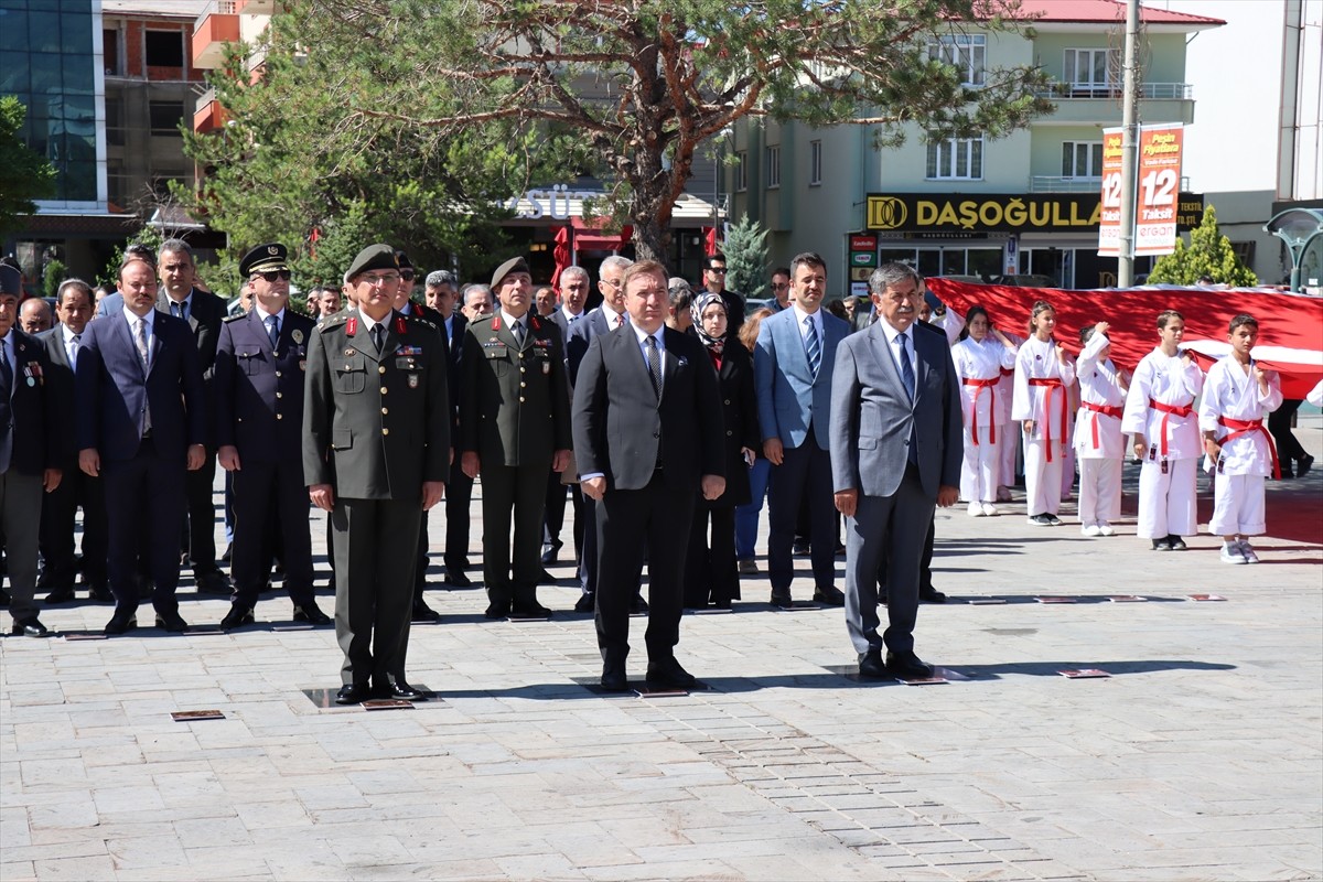 Türkiye Cumhuriyeti'nin kurucusu Mustafa Kemal Atatürk'ün Erzincan'a gelişinin 106'ncı yıl dönümü...
