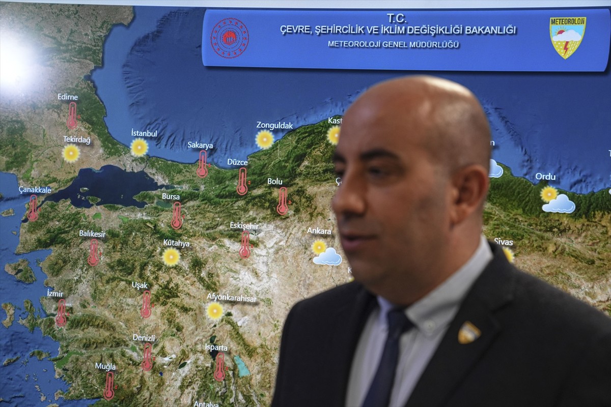 Türkiye genelinde hava sıcaklıklarının, pazar gününden itibaren daha da artarak mevsim...