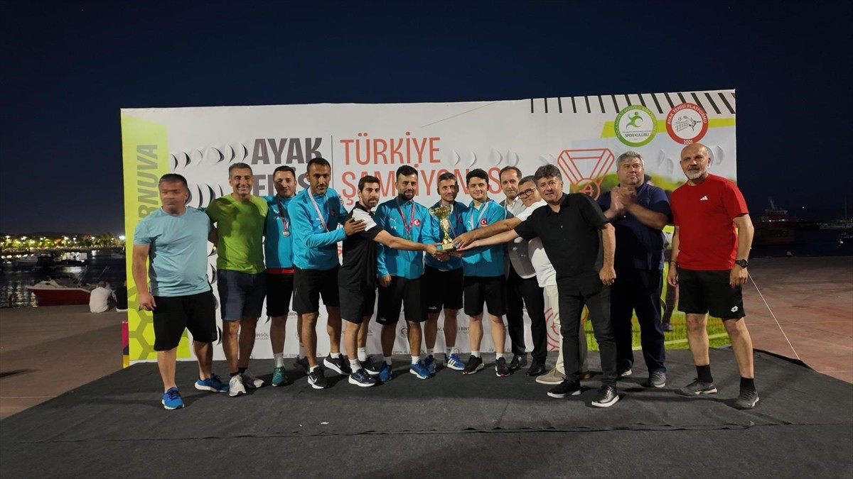  Tuzla Mahir İz Anadolu İmam Hatip Lisesi Spor Kulübü ev sahipliğinde düzenlenen Türkiye Ayak...