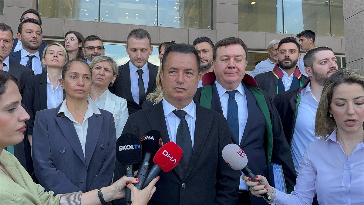 TV8 ve Exxen platformunda yayınlanan bazı futbol müsabakalarında yasa dışı bahis reklamlarının...