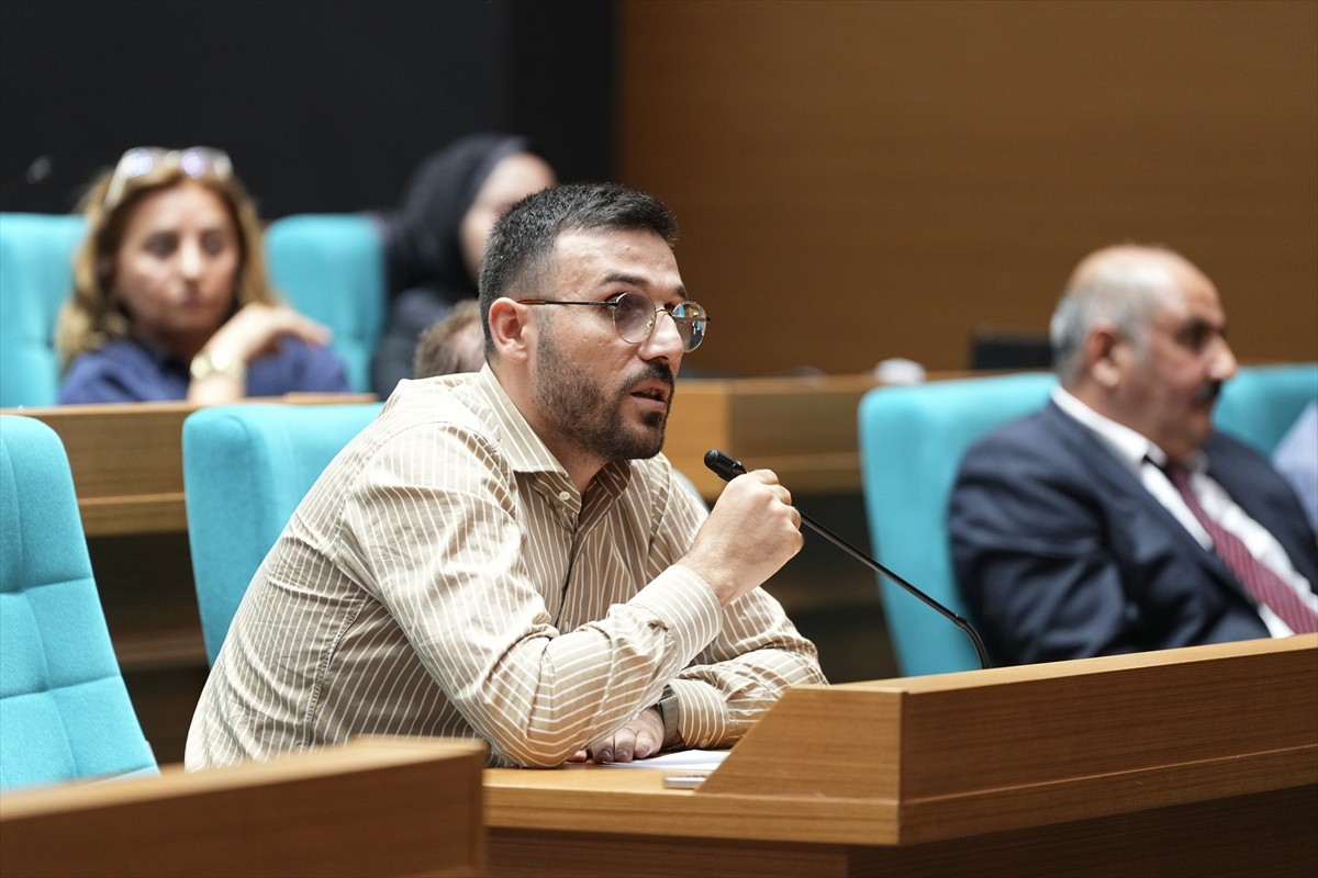 Üsküdar Belediye Meclisinde, ilçede 2026 yılından itibaren uygulanacak emlak vergisi zamları...