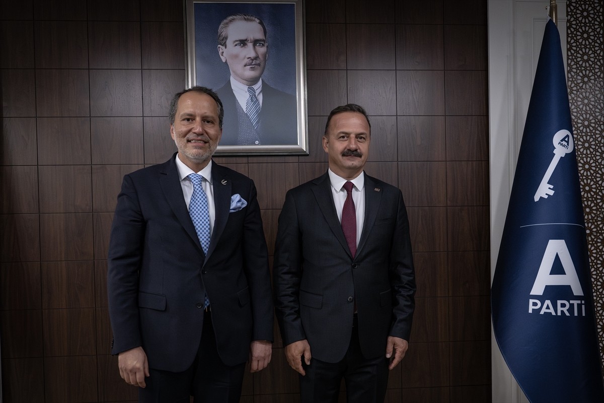 Yeniden Refah Partisi Genel Başkanı Fatih Erbakan, Anahtar Parti Genel Başkanı Yavuz...