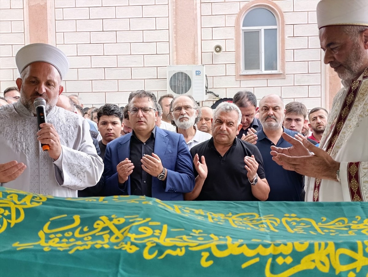  Zonguldak'ın Kozlu ilçesinde fındık bahçesinde ölü bulunan, gazeteci Cem Küçük'ün babası Erdal...