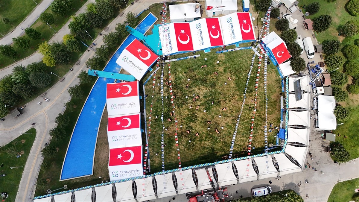 10. Geleneksel Arnavutköy Yağlı Güreşleri düzenlendi. Arnavutköy Şehir Parkı'nda gerçekleştirilen...