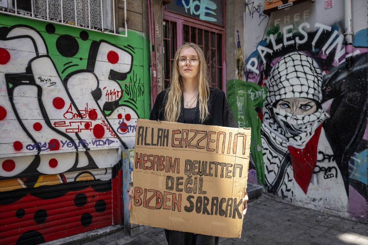 ABD'li müzisyen, seyyah ve aktivist Cassandra McLaughlin, yaklaşık 2 yıldır İsrail'in saldırıları...