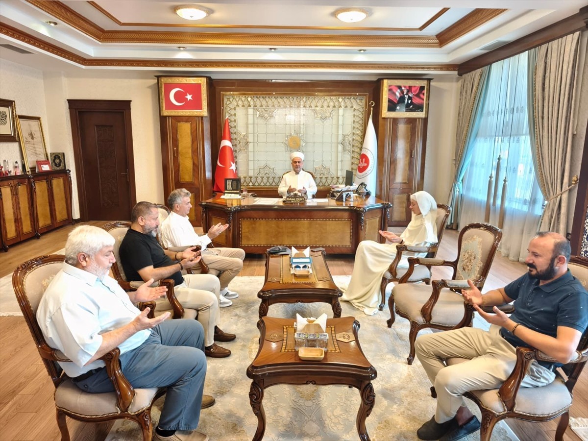 Adana'da yaşayan Polonya vatandaşı Martyna Kaminska, İl Müftülüğü'nde yapılan merasimle Müslüman...